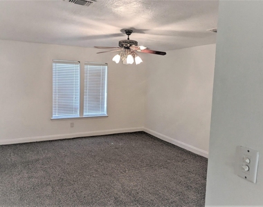 17526 Teal Forest Lane - Photo Thumbnail 9