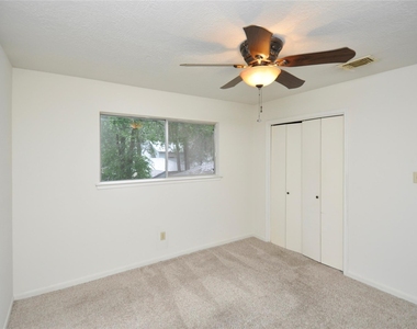 17526 Teal Forest Lane - Photo Thumbnail 12