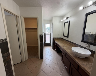 7841 Green Lawn Drive - Photo Thumbnail 8