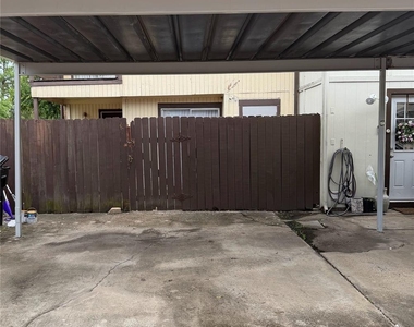 7841 Green Lawn Drive - Photo Thumbnail 13
