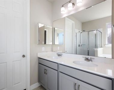 2116 Sweet Bay Drive - Photo Thumbnail 14