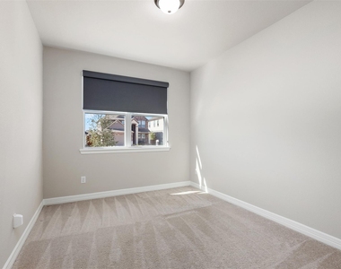 2116 Sweet Bay Drive - Photo Thumbnail 16