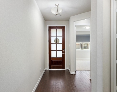 2116 Sweet Bay Drive - Photo Thumbnail 4