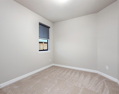 2116 Sweet Bay Drive - Photo Thumbnail 19