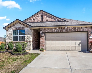 2116 Sweet Bay Drive - Photo Thumbnail 1
