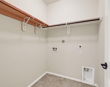 16622 Lake Prince Lane - Photo Thumbnail 14