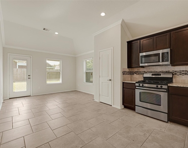 16622 Lake Prince Lane - Photo Thumbnail 8