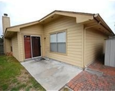 15518 Town Green Drive - Photo Thumbnail 8