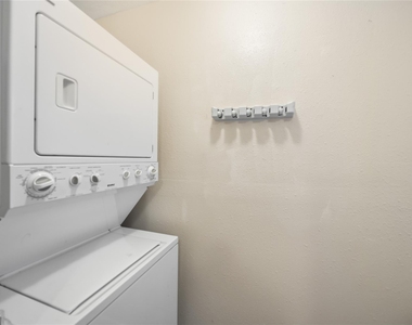 4401 Marina Street - Photo Thumbnail 6