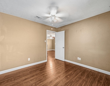 11510 Pagoda Drive - Photo Thumbnail 15