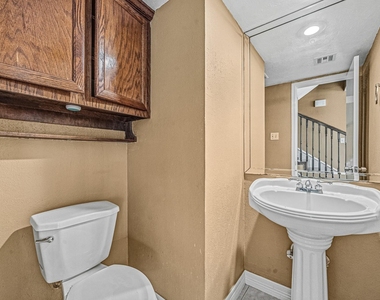 11510 Pagoda Drive - Photo Thumbnail 4