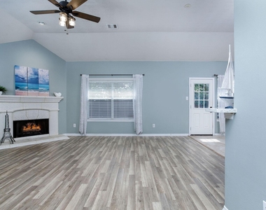 28610 Hidden Cove Drive - Photo Thumbnail 4