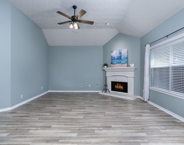28610 Hidden Cove Drive - Photo Thumbnail 5