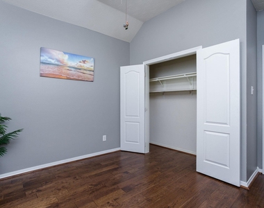 28610 Hidden Cove Drive - Photo Thumbnail 12