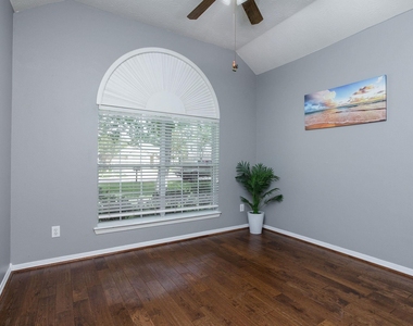 28610 Hidden Cove Drive - Photo Thumbnail 11