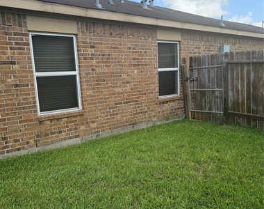 5122 Sunny Parke Lane - Photo Thumbnail 3