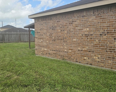 5122 Sunny Parke Lane - Photo Thumbnail 2