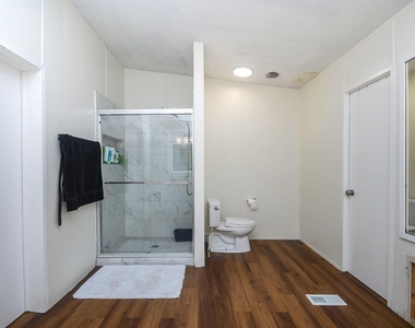 31606 Bryan Street - Photo Thumbnail 7