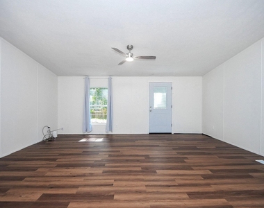 31606 Bryan Street - Photo Thumbnail 8