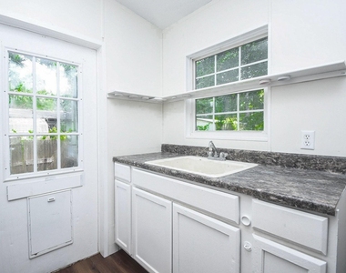 31606 Bryan Street - Photo Thumbnail 3