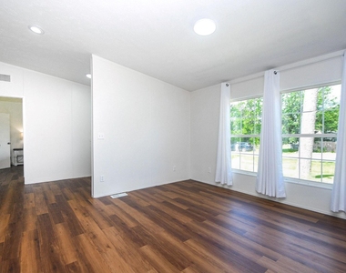 31606 Bryan Street - Photo Thumbnail 12
