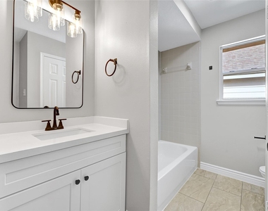 5914 Shadow Creek Court - Photo Thumbnail 15