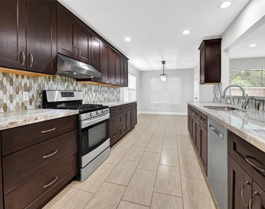 5914 Shadow Creek Court - Photo Thumbnail 5