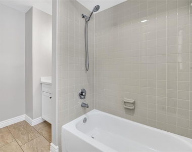 5914 Shadow Creek Court - Photo Thumbnail 14