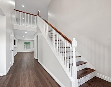 5914 Shadow Creek Court - Photo Thumbnail 10