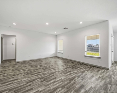 7127 Whispering Leaf Street - Photo Thumbnail 11