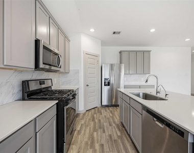 7127 Whispering Leaf Street - Photo Thumbnail 7