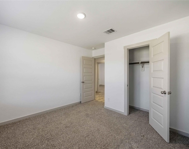 7127 Whispering Leaf Street - Photo Thumbnail 18