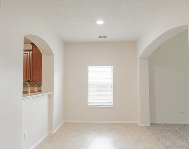 1902 Vernal Glen Cir - Photo Thumbnail 33