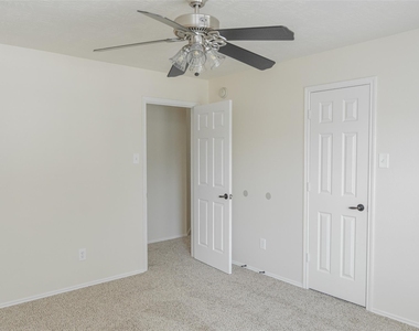 1902 Vernal Glen Cir - Photo Thumbnail 18