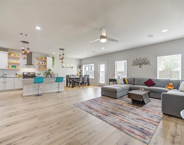 12539 Colchester Creek Court - Photo Thumbnail 6