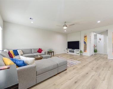 12539 Colchester Creek Court - Photo Thumbnail 7