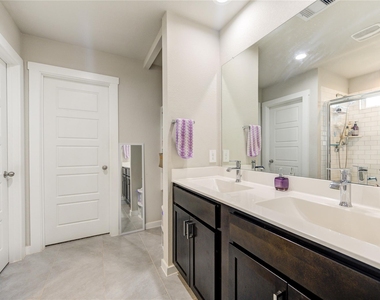12539 Colchester Creek Court - Photo Thumbnail 19