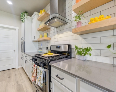 12539 Colchester Creek Court - Photo Thumbnail 10