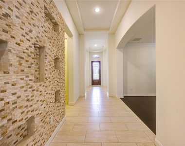 25642 Luna Vista Lane - Photo Thumbnail 3
