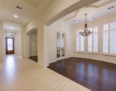 25642 Luna Vista Lane - Photo Thumbnail 4