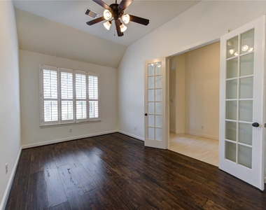 25642 Luna Vista Lane - Photo Thumbnail 7