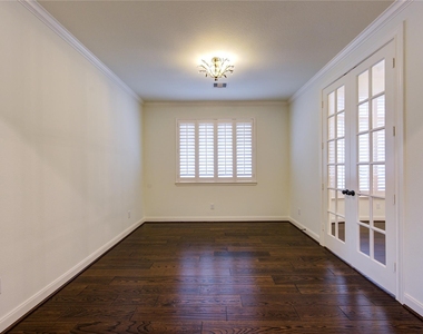 25642 Luna Vista Lane - Photo Thumbnail 10