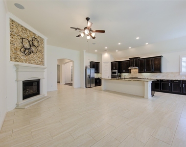 25642 Luna Vista Lane - Photo Thumbnail 17
