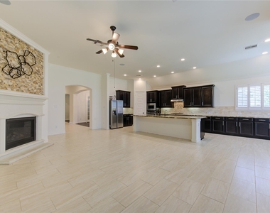 25642 Luna Vista Lane - Photo Thumbnail 16