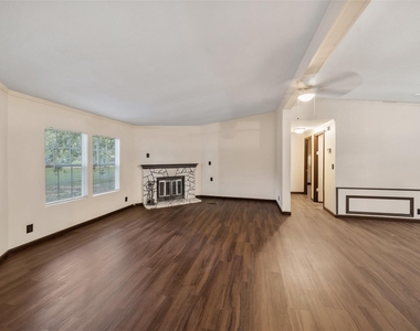 110 Charlies Lane - Photo Thumbnail 4