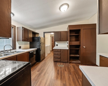 110 Charlies Lane - Photo Thumbnail 12