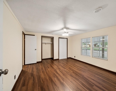 110 Charlies Lane - Photo Thumbnail 5