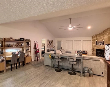 3211 S Peach Hollow Circle - Photo Thumbnail 14