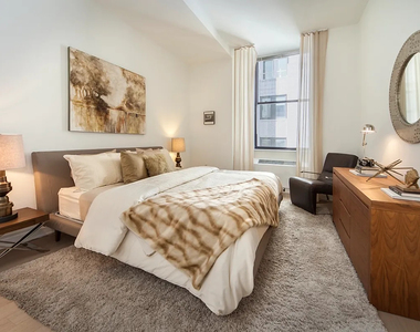 70 Pine Street, Unit 1103 - Photo Thumbnail 4