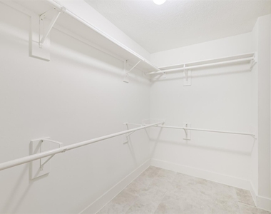 1623 Stonehaven Village Circle - Photo Thumbnail 20
